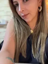 _Abril-Office1 webcam model stream image