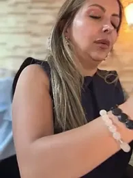 _Abril-Office1 webcam model stream image