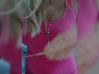 Tata42 webcam model stream image