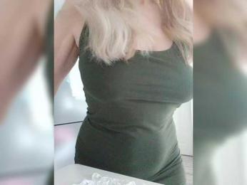 Tata42 webcam model stream image