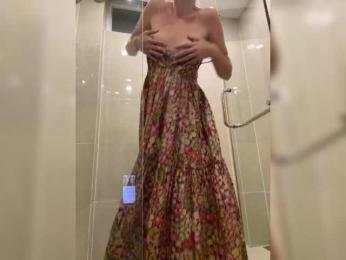 KinaMoonLove webcam model stream image