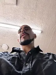 fire_menxxx001 webcam model stream image