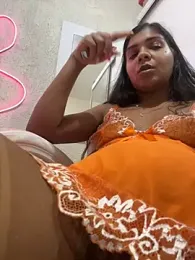 Indiazinhax webcam model stream image