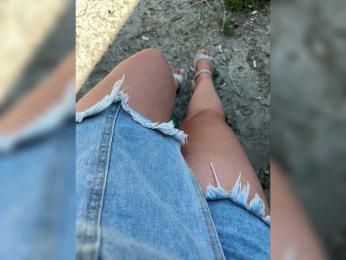 leila17 webcam model stream image