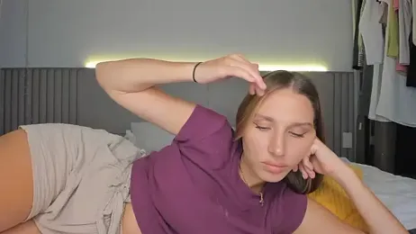 SofiClimbing webcam model stream image