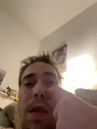 SweetBoy32 webcam model stream image