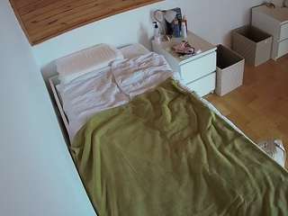 voyeurcam-julmodels-greybed-1 webcam model stream image