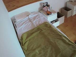 voyeurcam-julmodels-greybed-1 webcam model stream image