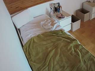 voyeurcam-julmodels-greybed-1 webcam model stream image