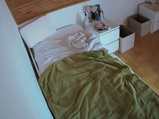 voyeurcam-julmodels-greybed-1 webcam camsoda model stream image