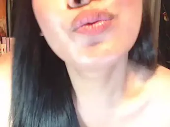 YourHotBambie webcam model stream image