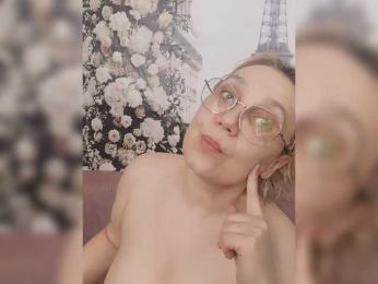 Lienda webcam model stream image