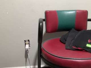 thatishuge webcam camsoda model stream image