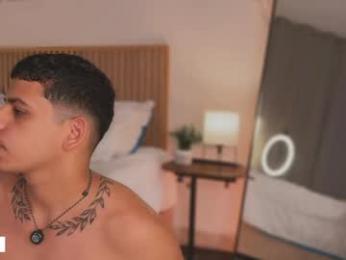 _e_m_m_a_1 webcam model stream image