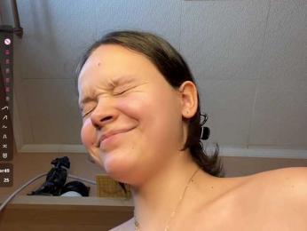 hermina-iloveyou webcam bongacams model stream image