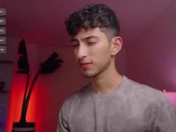 ethan_skiny_ webcam model stream image