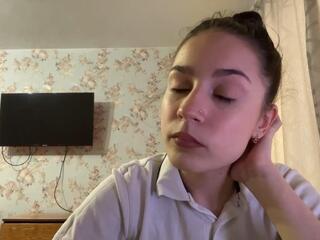 Ardelle Kutchie webcam model stream image