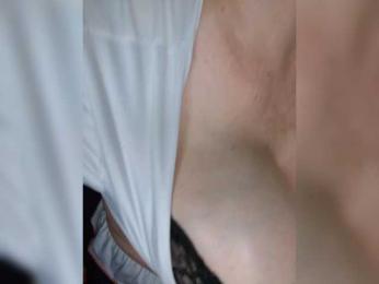 Alya-8 webcam model stream image