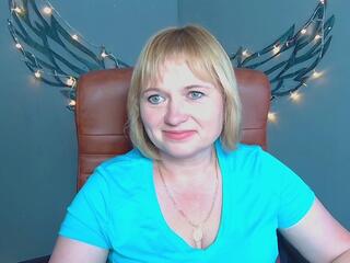Kira Smiling webcam model stream image