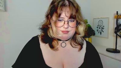 OpheliaLush webcam model stream image
