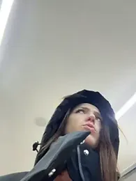 DollyTall webcam model stream image