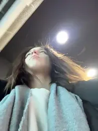 DollyTall webcam model stream image