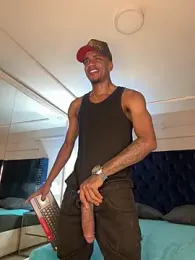 AaronCruz_ webcam model stream image