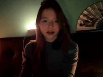 moonfaced_ webcam model stream image