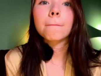 moonfaced_ webcam model stream image