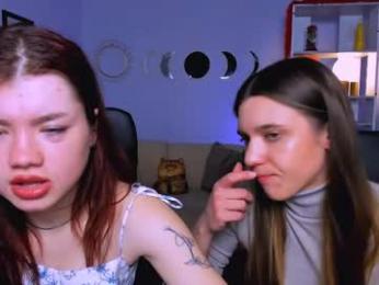 alira_glow webcam model stream image