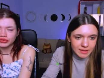 alira_glow webcam model stream image