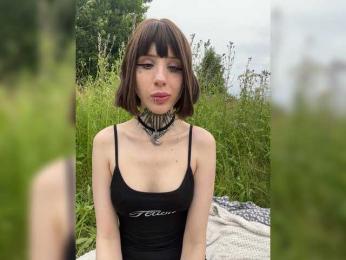 Nana-Brrrrr webcam bongacams model stream image