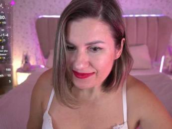 KiraRoxx webcam model stream image