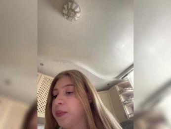 Nellie-Lolly webcam model stream image