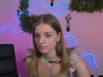 lisa_dark_ webcam model stream image