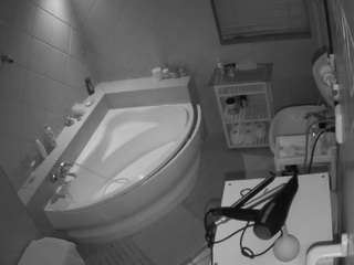voyeurcam-julmodels-bath-1st-2 webcam model stream image