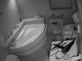 voyeurcam-julmodels-bath-1st-2 webcam model stream image