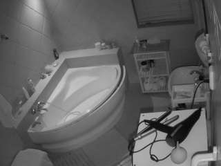 voyeurcam-julmodels-bath-1st-2 webcam model stream image