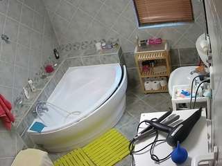 voyeurcam-julmodels-bath-1st-2 webcam model stream image