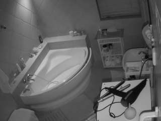 voyeurcam-julmodels-bath-1st-2 webcam model stream image