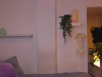 santy_kitty webcam model stream image