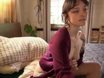 _freckles webcam model stream image