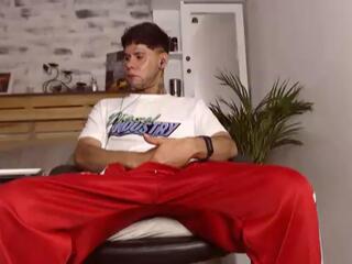 Derryck webcam model stream image