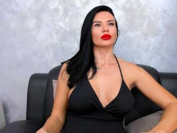 LoraBennett webcam model stream image