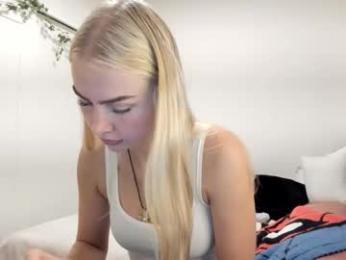 ariah_is_blonde webcam model stream image