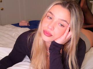 Maci Reynolds webcam flirt4free model stream image