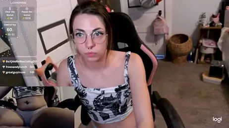 KierBearKisses webcam model stream image