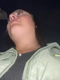 Lesly_10- webcam model stream image