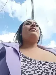 Lesly_10- webcam model stream image