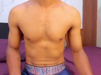 yayi_and_derek webcam model stream image